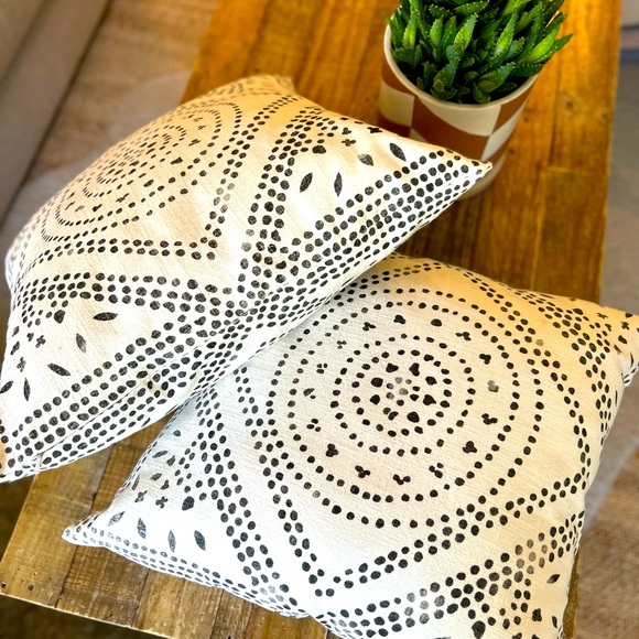 Serena & Lily Throw Pillow - Picture 1 of 3